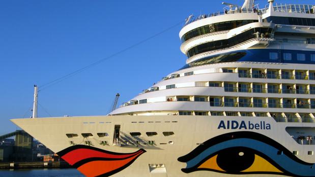 Los dibujos en el casco distinguen a los cruceros de la compañía AIda