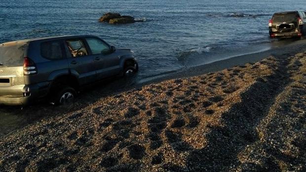 Una llamada telefónica advirtió de la presencia de los vehículos