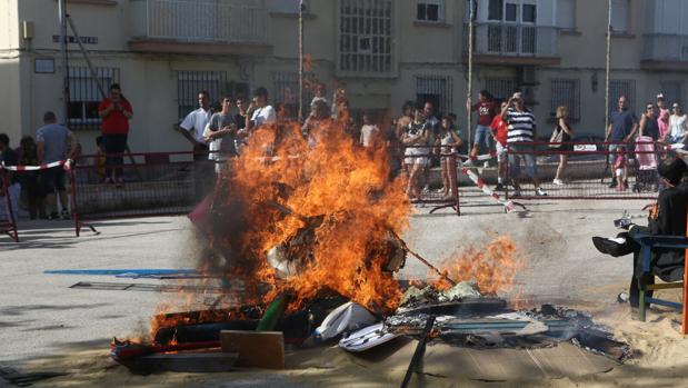 La asociación de vecinos Antiguos Terrenos de Astilleros gana el primer premio de los Juanillos