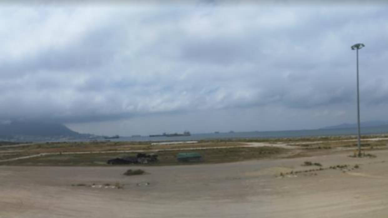 Muelle de Crinavis en la localidad de Campamento en San Roque