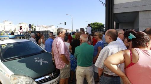 Los afectados por el desfalco se concentraron en la puerta del juzgado hace un año