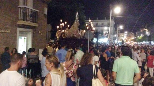Una pelea en medio de la salida de la Virgen de las Mercedes en San Fernando
