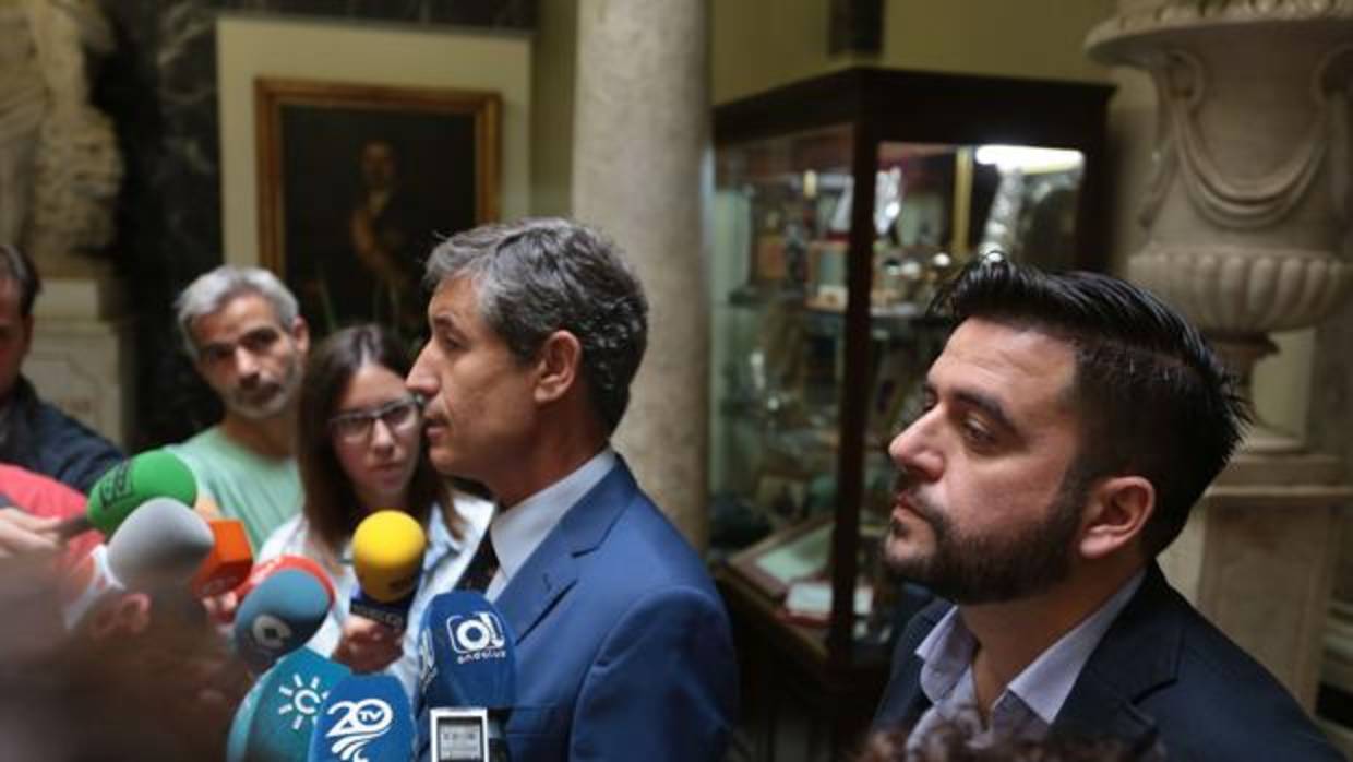 Fran González (PSOE), junto con Juan Manuel Pérez Dorao (Ciudadanos).