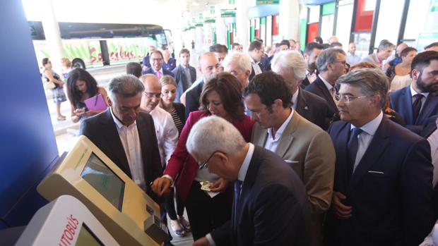 Cádiz, última capital andaluza en subirse al autobús