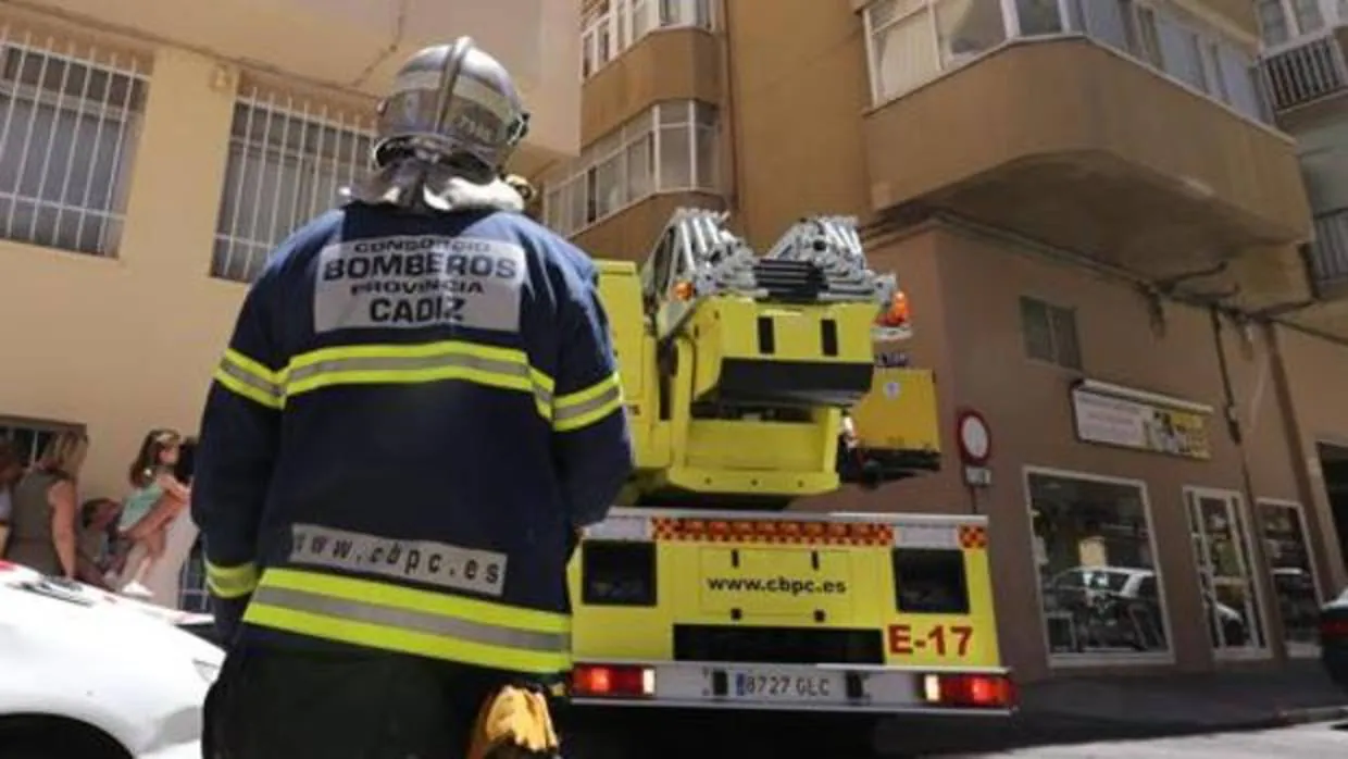 Imagen de los bomberos de Cádiz.