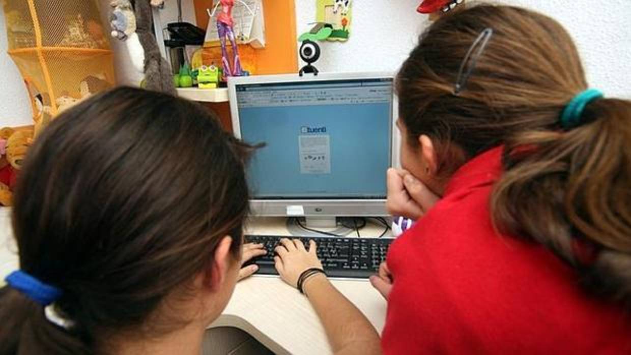 La joven le había facilitado casi un centenar de archivos comprometedores durante los dos años de relación