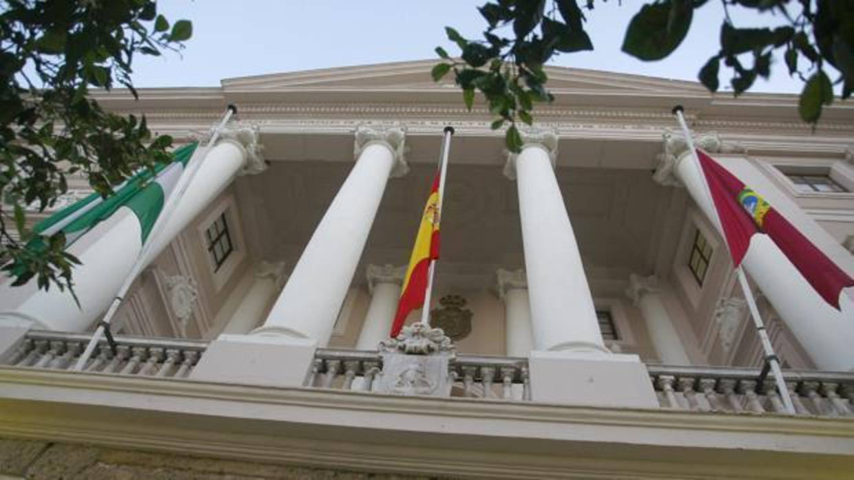 Hazte Oír pide a los ayuntamientos de Cádiz y San Fernando que coloquen la bandera española en lugares visibles