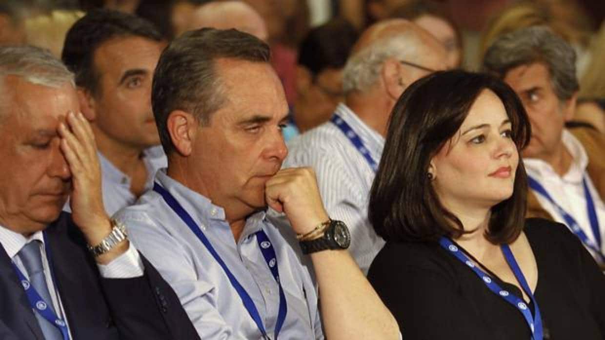 Javier Arenas, Juan Bueno y Virgina Pérez, actual presidenta del PP en Sevilla
