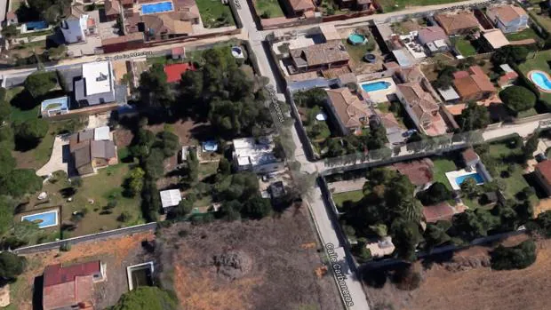 Una excavadora deja sin luz a unas 1.500 viviendas en Chiclana