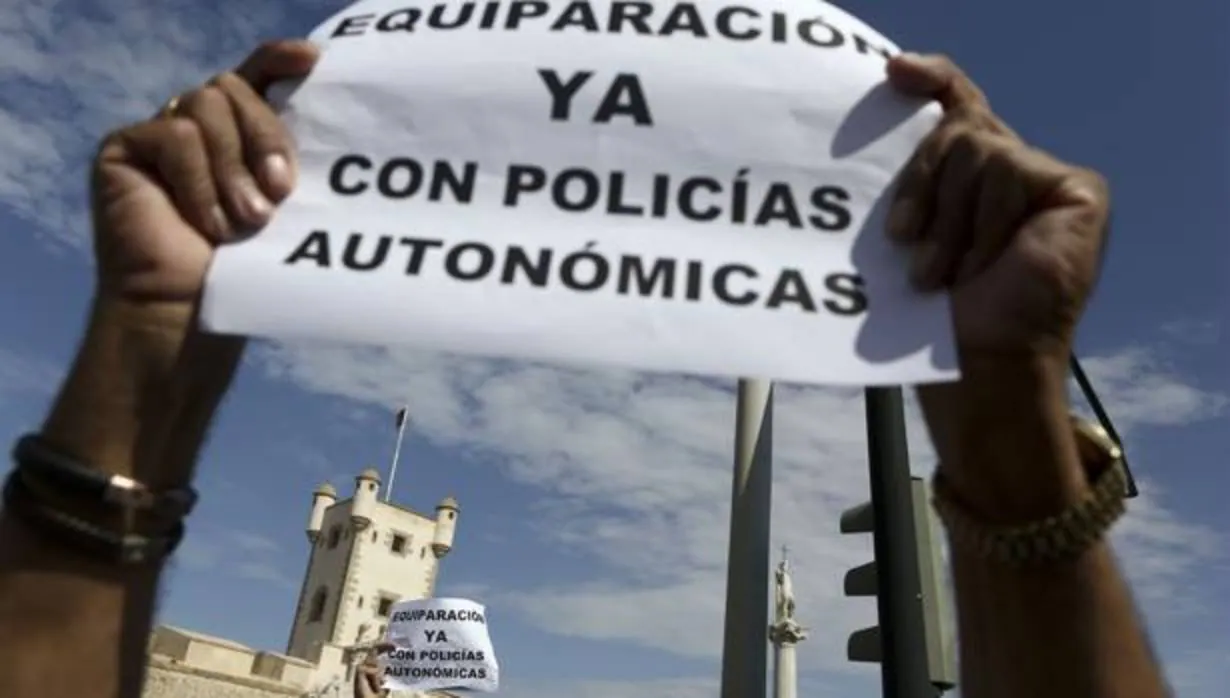 El PSOE lleva al Pleno de la Diputación la equiparación de salarios de los policías