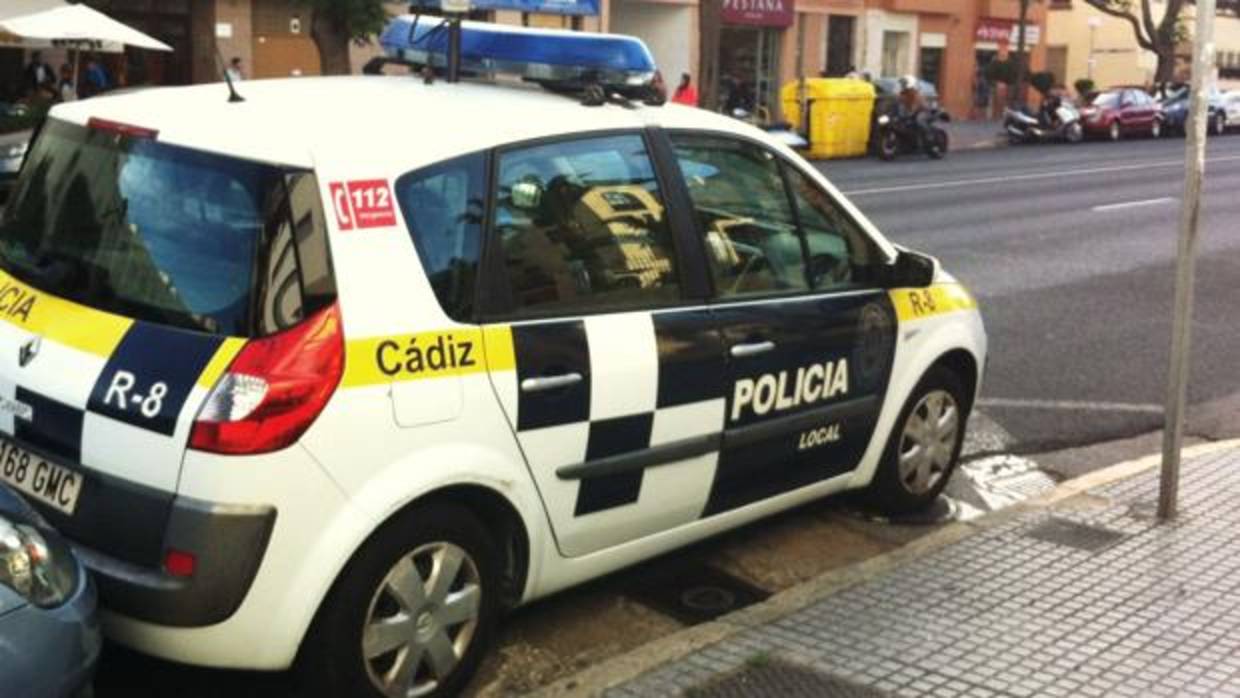 CSIF denuncia que uchos vehículos policiales que entran en el taller no vuelven a salir por falta de piezas.