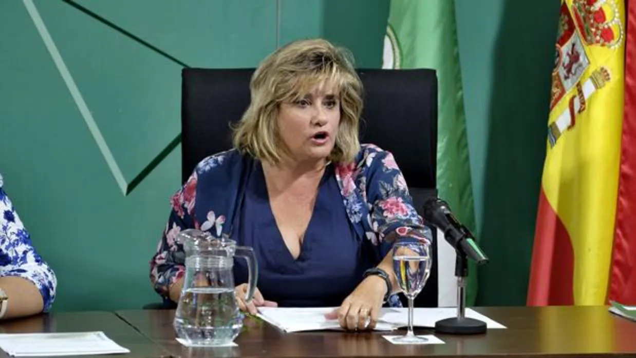La delegada territorial de Educación, María Francisca Aparicio