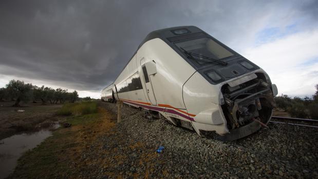 Accidente de tren: Adif reabrió el tramo de vía al tráfico una hora antes