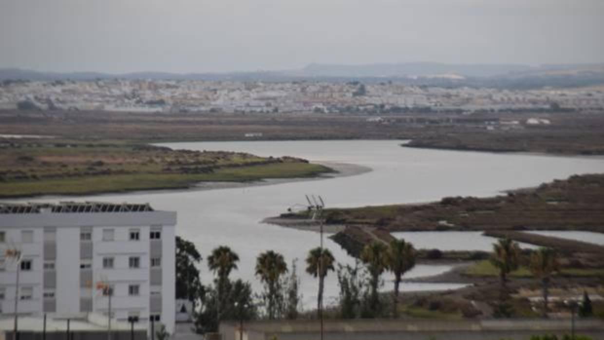 Imagen del Parque Natural desde San Fernando hasta Chiclana que se ve al fondo y por donde irá el camino.