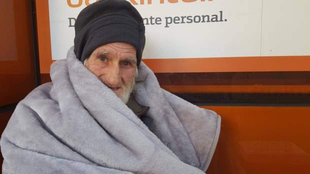Antonio Escobar, de 71 años, lleva durmiendo en la calle 15 años