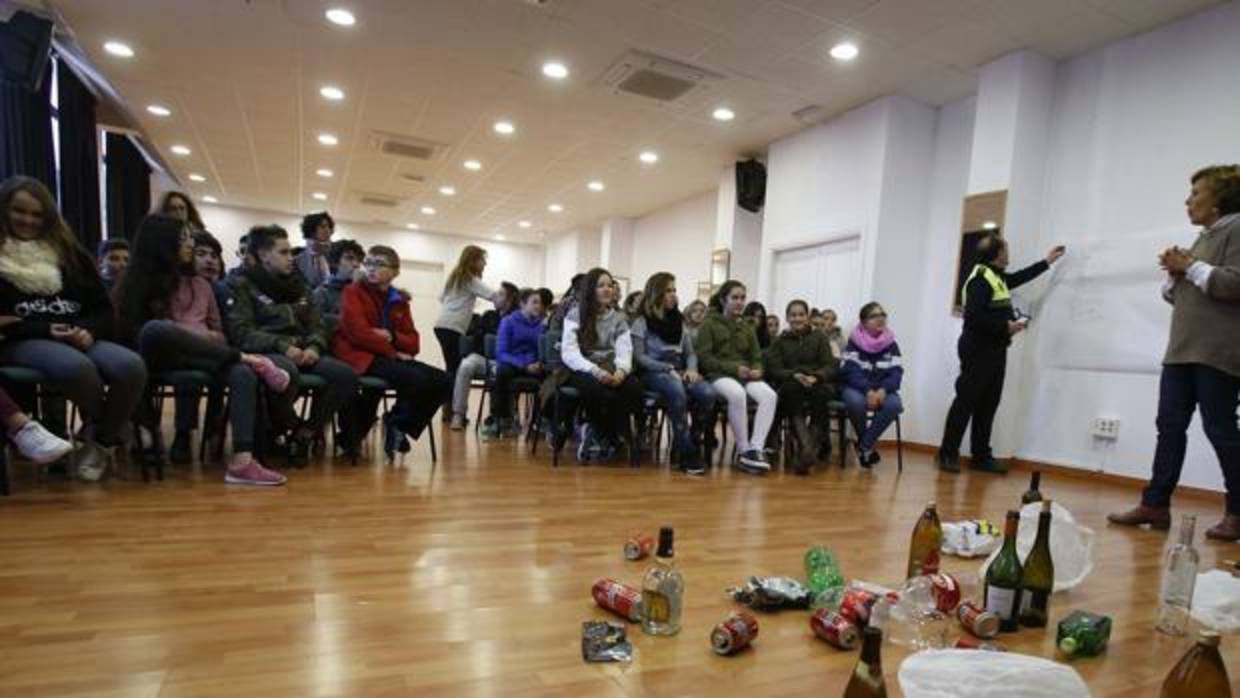 Se recreó una botellona virtual en un centro mairenero