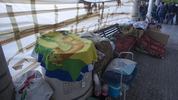 Fallece una persona sin hogar en la plaza de Macías Retes de Cádiz