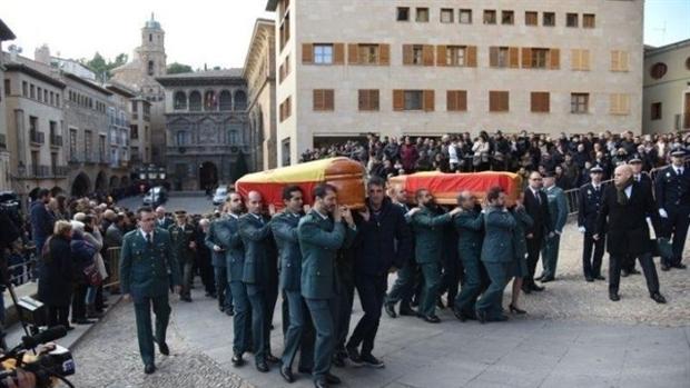 Despedida multitudinaria en Teruel a los dos guardias civiles asesinados