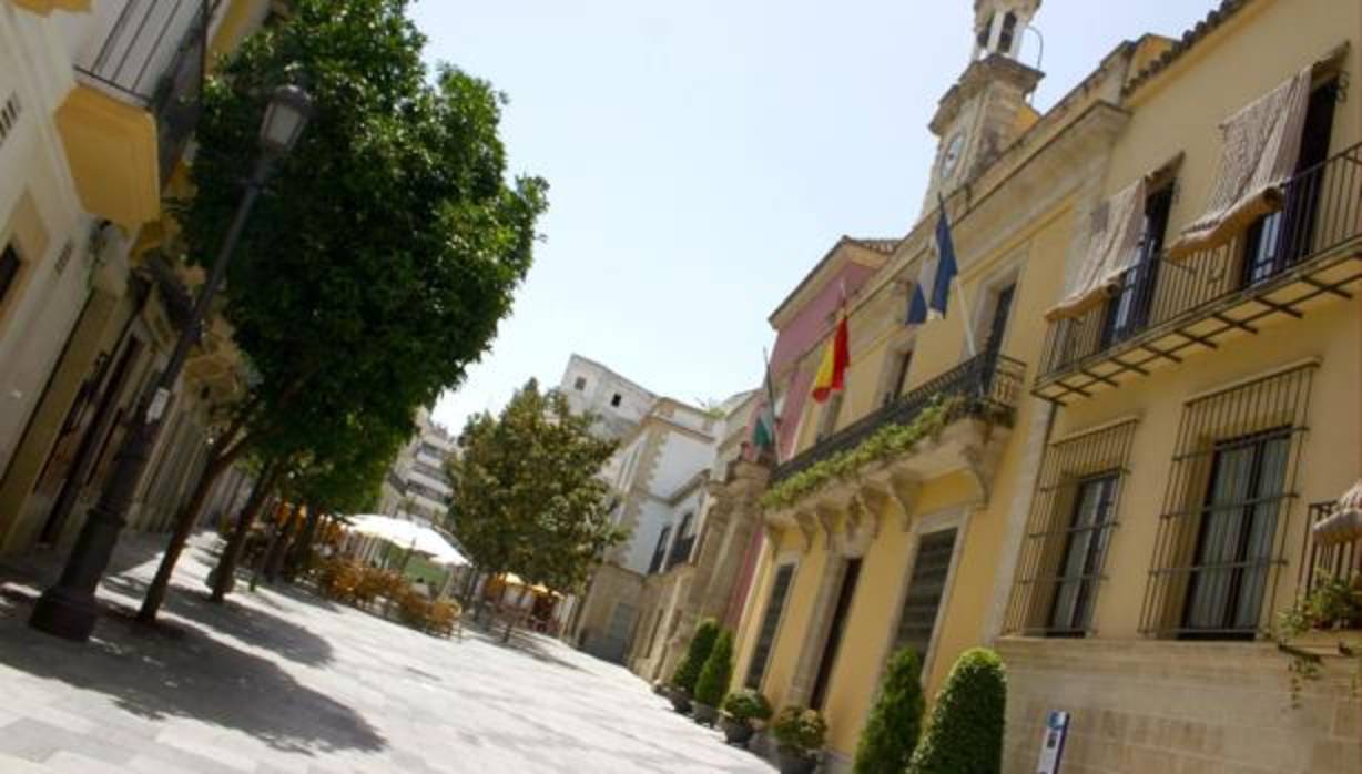 Fachada del Ayuntamiento de Jerez, uno de los más endeudados de España