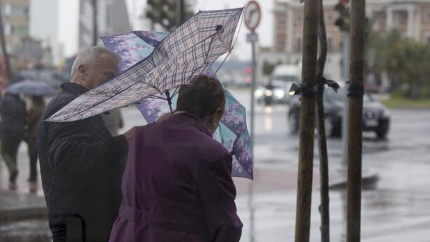 Aviso amarillo por fuertes vientos y lluvias en toda la provincia