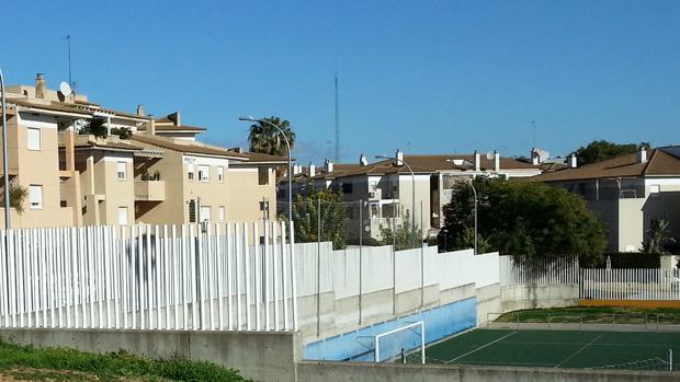 Sorprende en su casa a un ladrón que se fugó soltando el botín