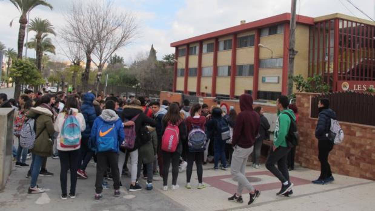 Alumnos del Bajo Guadalquivir durante la protesta del martes 6 de febrero