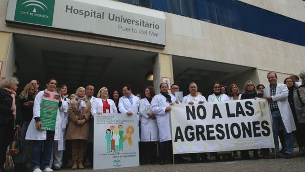 «Es muy triste que estés trabajando y venga alguien a pegarte»