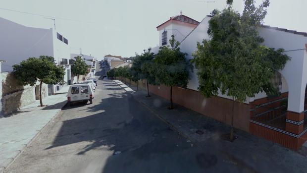 Muere una mujer tras precipitarse de un edificio en Aznalcóllar