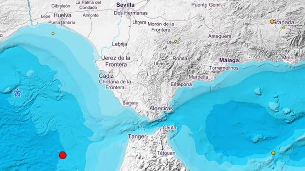 En la estrella, el epicentro del terremoto de la mañana del jueves; el punto rojo marca el epicentro del terremoto del miércoles por la noche.