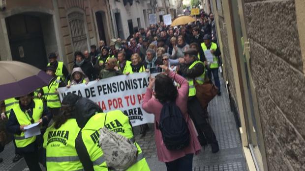 Miles de jubilados gaditanos toman la capital en su lucha por una pensión digna