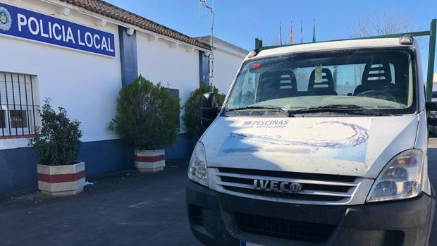 La Policía Local de Arahal recupera dos vehículos utilizados para robos en menos de una semana