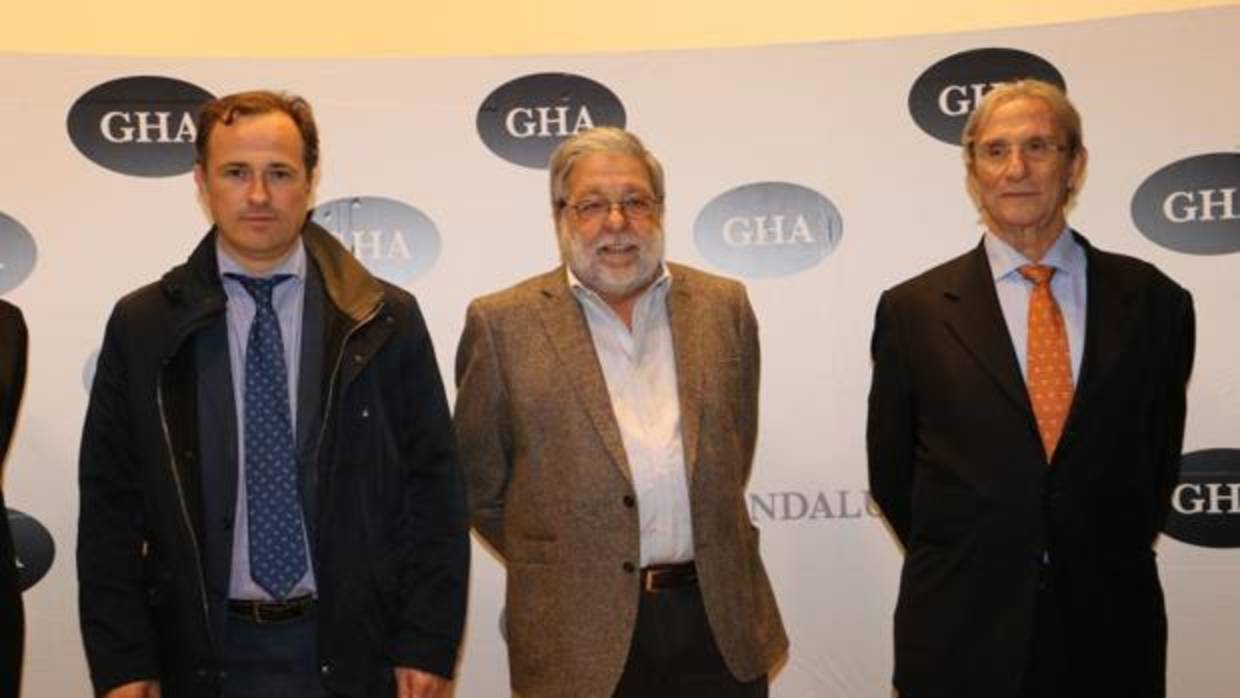 Presentación nuevo proyecto del Gran Hipódromo de Andalucía. Rafael Márquez, Francisco Toscano y Roberto Cocheteux