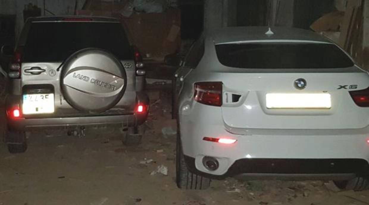 Dos coches intervenidos recientemente en una operación policial en La Línea.
