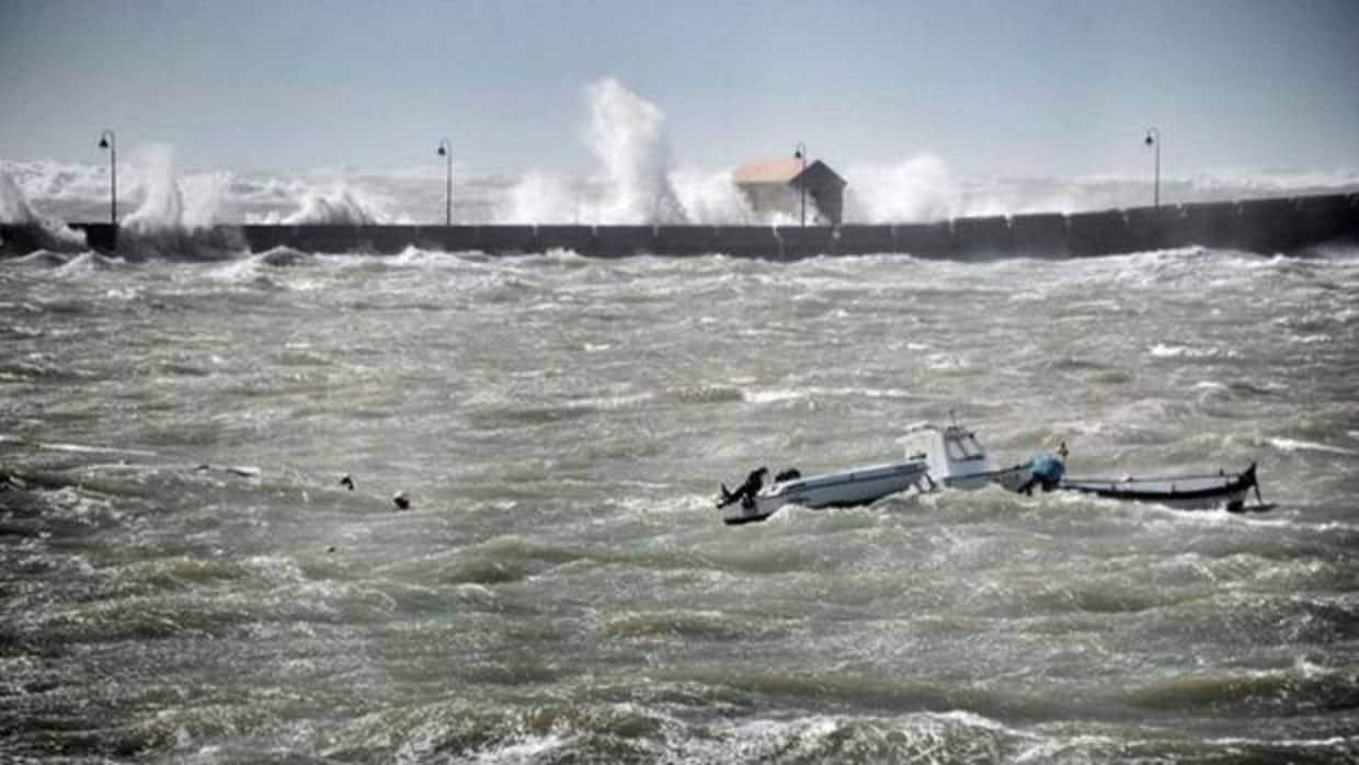 Los vientos y los fenómenos costeros pondrán en jaque a los gaditanos en estos días.