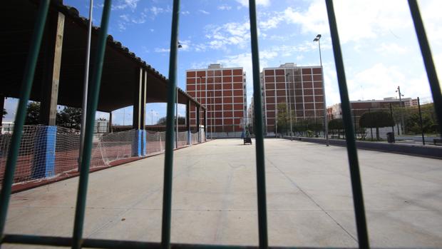 Vecinos de Loreto denuncian el mal estado de las pistas deportivas