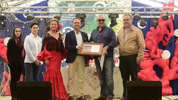 El Revuelo, elegida mejor caseta de la Feria de El Puerto