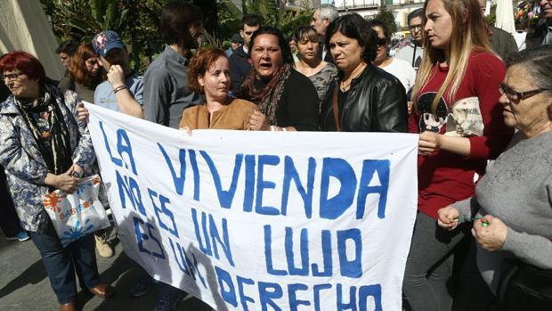 «Están echando de sus casas ahora a los mismos que hace tres años»