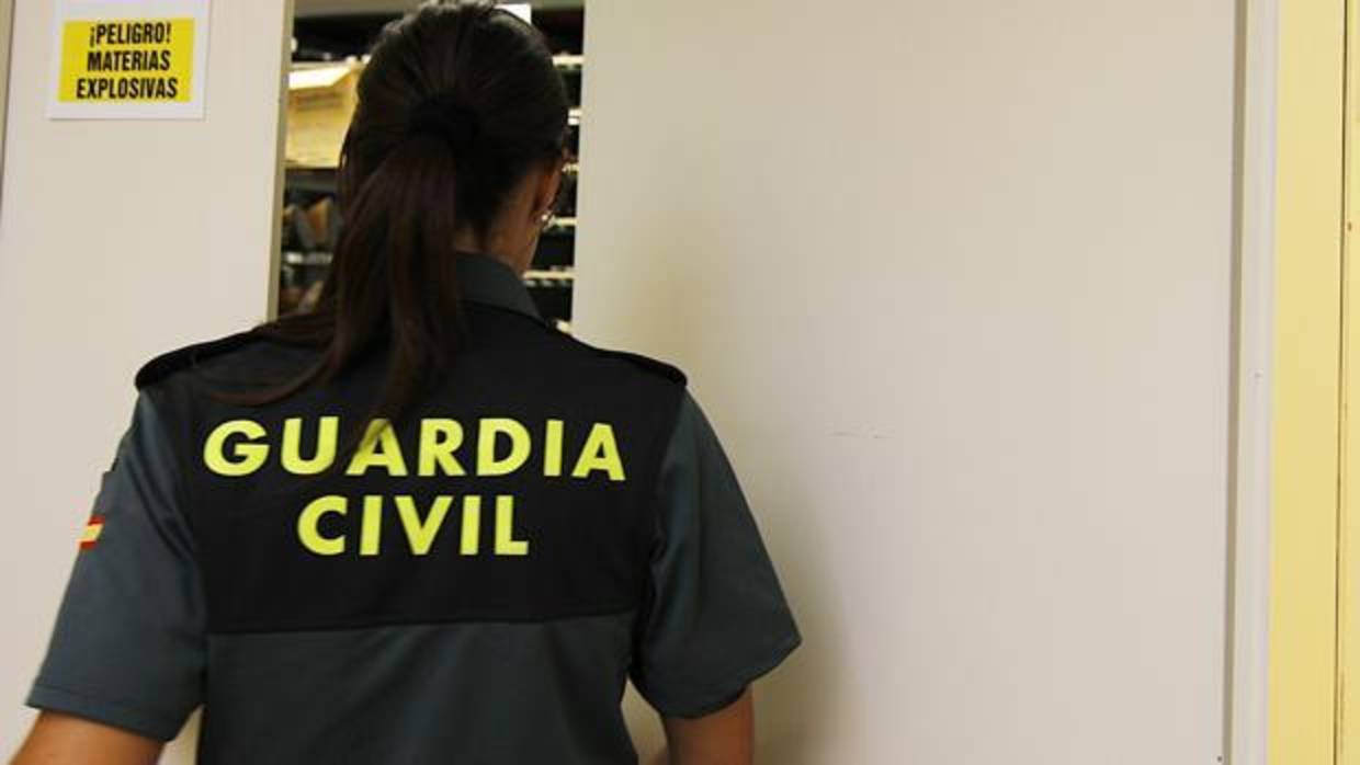 Imagen de archivo de una agente de la Guardia Civil