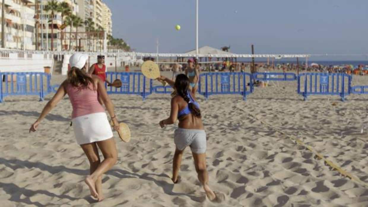 Amplían la zona de instalaciones deportivas de la Playa Victoria de Cádiz