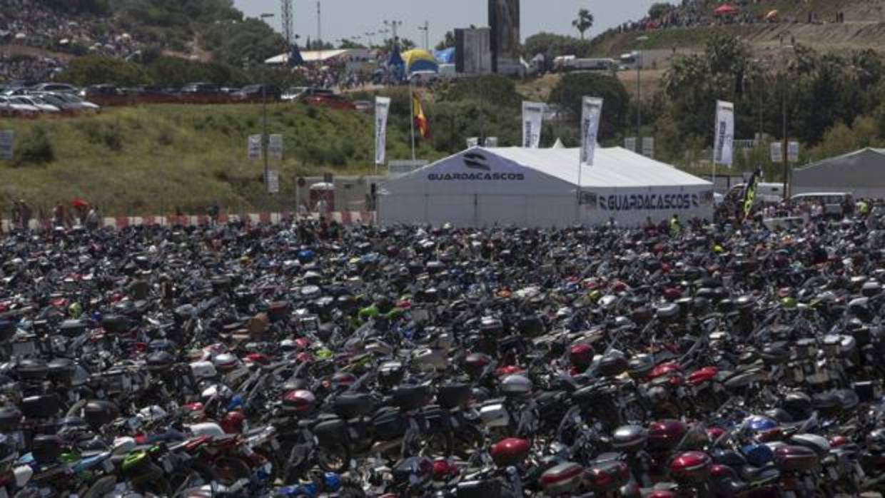 Motos aparcadas en el Circuito de Jerez