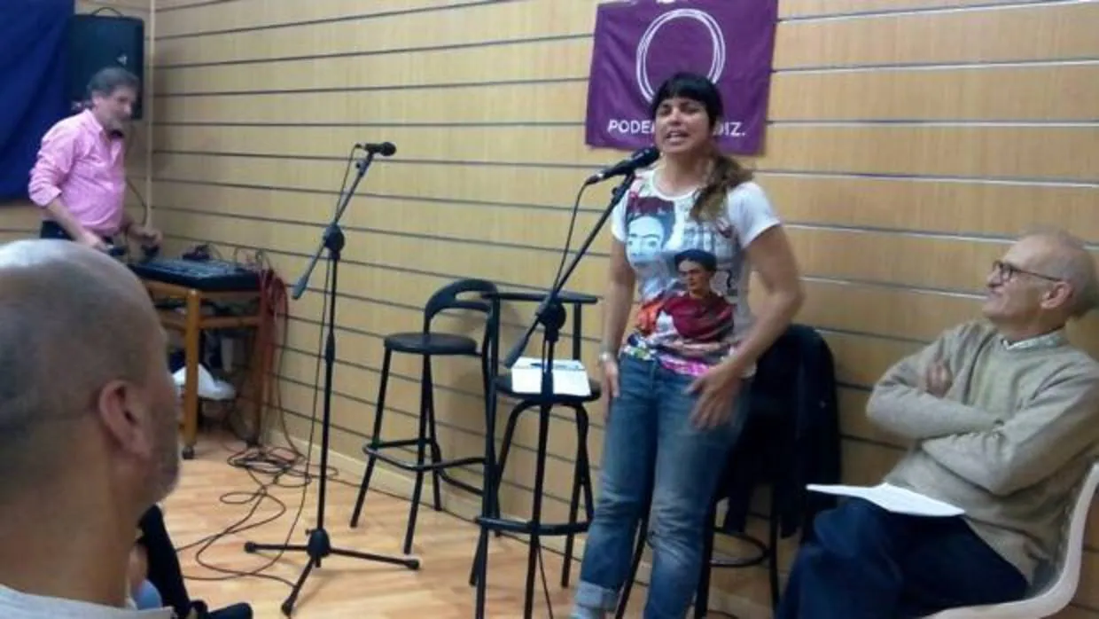 Teresa Rodriguez, durante la inauguración de una sede de Podemos el pasado viernes en Cádiz. :: la voz