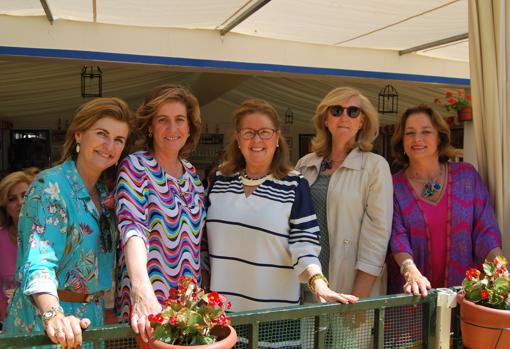 Almudena Domecq, Carmen Mora-Figueroa, Hilda González, Mary Lola Romero y María Rivero