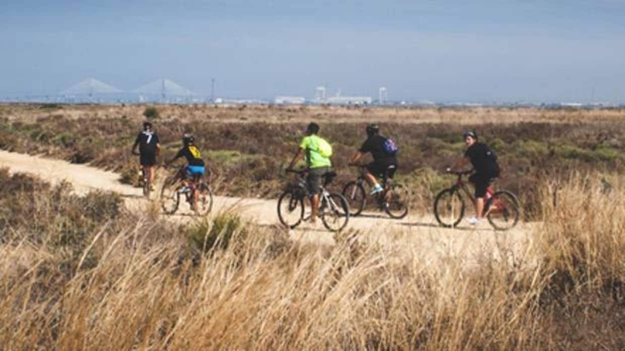 Bahía Sur promueve rutas culturales en bicicleta por San Fernando