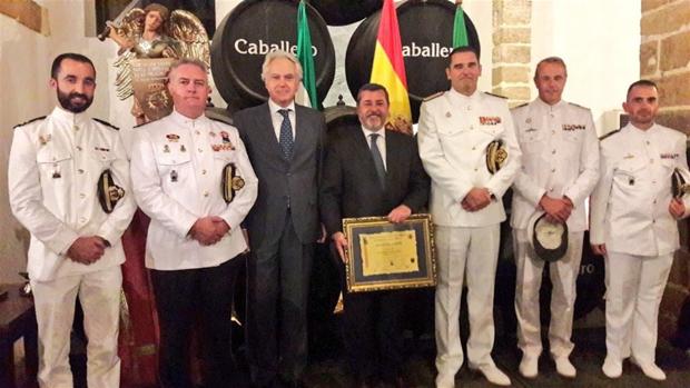 Agustín Muñoz destaca «la labor solidaria» de la asociación Santo Ángel de la Policía Nacional