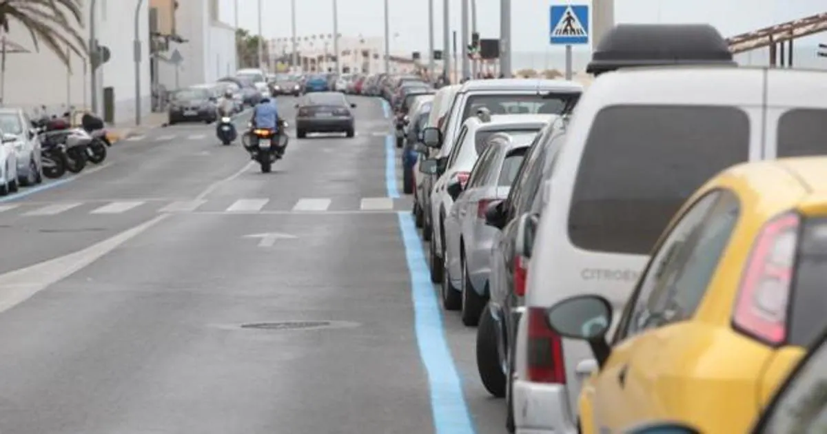 El PAseo Marítimo de Cádiz y sus alrededores se llenarán de zonas de aparcamiento de pago este verano