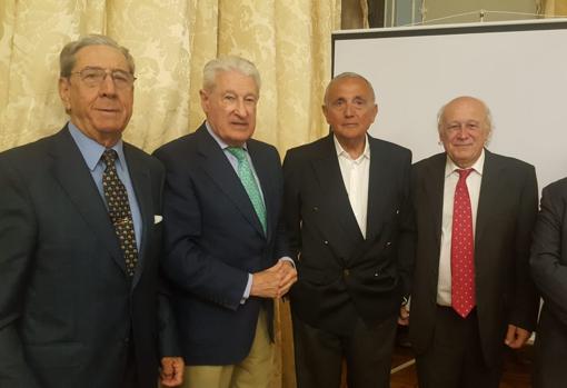 Conferencia sobre Las Hazas de Suerte de Vejer en el Casino Gaditano