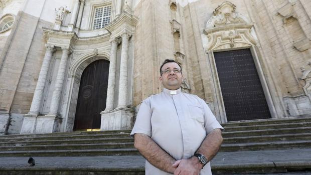 «Esta muestra ayudará a conocer la historia y el patrimonio de Cádiz»