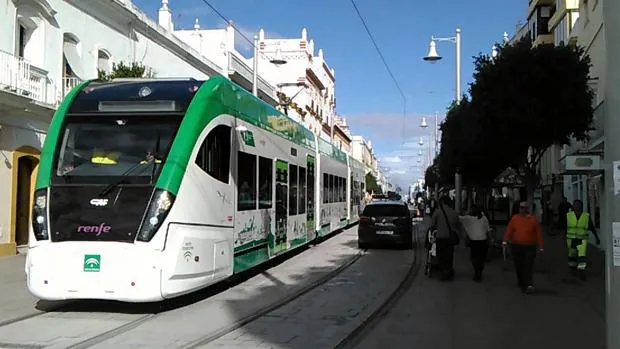El tranvía, en las pruebas del pasado mes de abril.