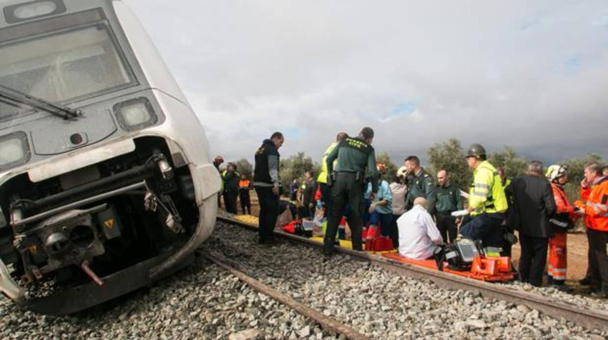 El tren del accidente en Arahal tras su descarrilamiento