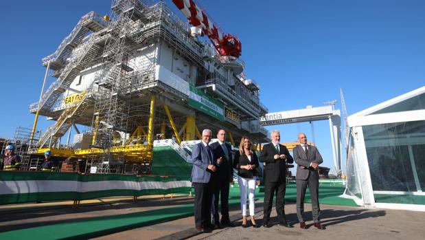 Navantia entrega a Iberdrola la segunda plataforma eólica con vistas a otro encargo